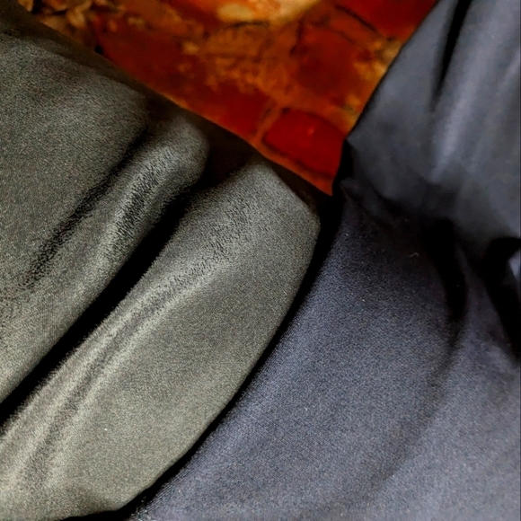 Ivanka Trump Large Deep Blue Long Sleeve Wrap Front Blouse‎ w/ Gold Accent - Picture 4 of 9